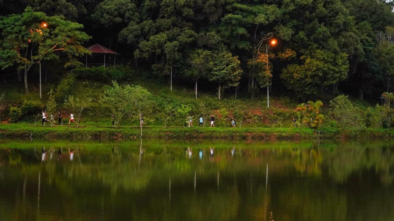 A Little Home Mang Den Kon Von Kla Buitenkant foto