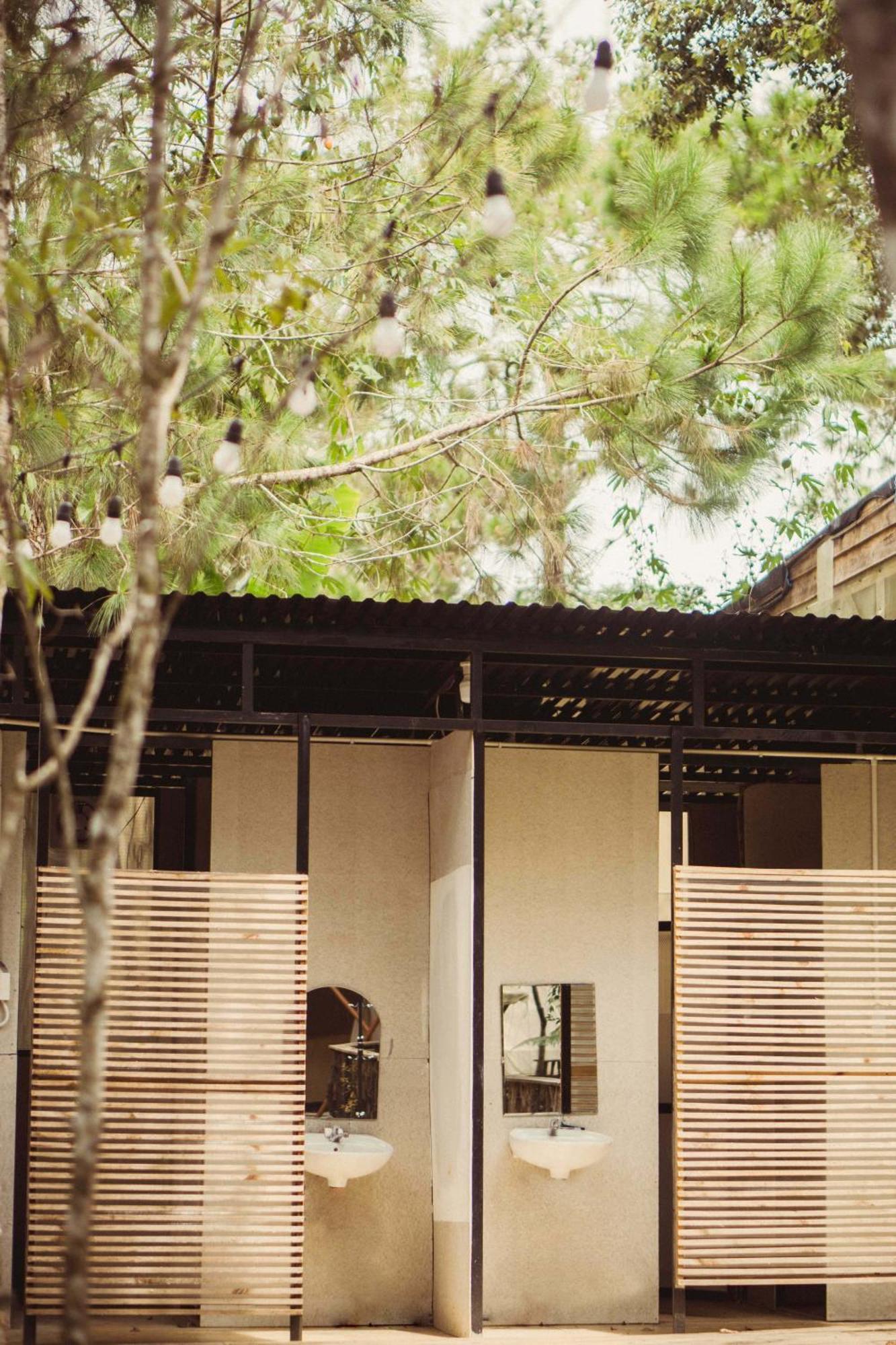 A Little Home Mang Den Kon Von Kla Buitenkant foto
